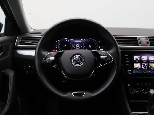 Skoda Superb Combi 1.4 TSI iV Business Edition 218PK DSG Achteruitrijcamera, Keyless, Virtual Cockpit, Cruise ... ActivLease financial lease