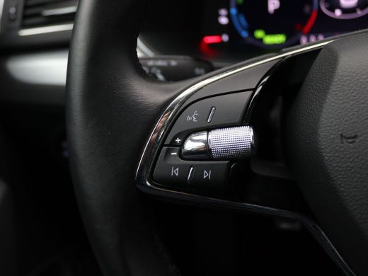 Skoda Superb Combi 1.4 TSI iV Business Edition 218PK DSG Achteruitrijcamera, Keyless, Virtual Cockpit, Cruise ... ActivLease financial lease