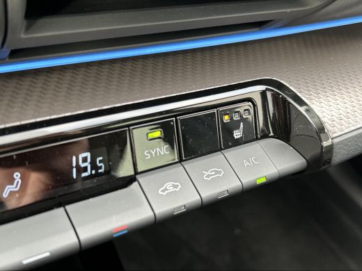 Toyota Prius 2.0 Plug-in Executive **PANORAMADAK/ DODEHOEKDETECTIE/ STOELVERWARMING/ STUURVERWARMING/ 36 MAAND... ActivLease financial lease