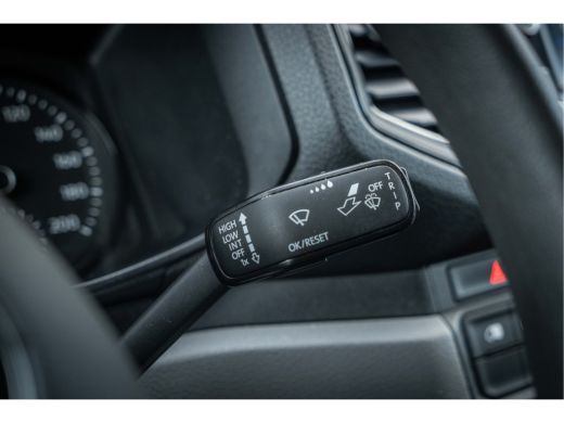 Volkswagen Crafter 140Pk L3/H3 | Bank 3 pers. | Apple Carplay/Android Auto | Trekhaak | Camera | Nav | DAB | ActivLease financial lease