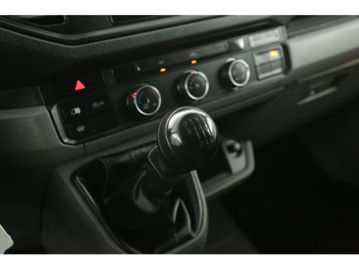 Volkswagen Crafter 35 2.0 TDI L3H3 177PK 3500KG Trekgew. Airco Camera Carplay Cruise Navi PDC Elektrpakket ActivLease financial lease