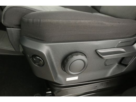 Volkswagen Crafter 35 2.0 TDI L3H3 177PK 3500KG Trekgew. Airco Camera Carplay Cruise Navi PDC Elektrpakket ActivLease financial lease