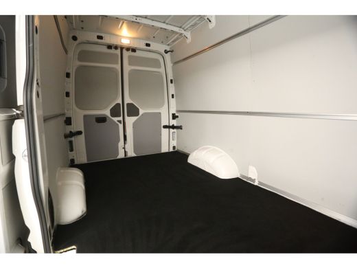 Volkswagen Crafter 35 2.0 TDI L3H3 177PK 3500KG Trekgew. Airco Camera Carplay Cruise Navi PDC Elektrpakket ActivLease financial lease