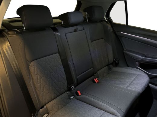 Volkswagen Golf 1.5 TSI 115pk Life Edition | 18 inch | Stoel- en stuurverwarming | Achteruitrijcamera ActivLease financial lease