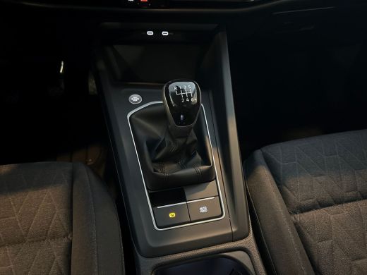 Volkswagen Golf 1.5 TSI 115pk Life Edition | 18 inch | Stoel- en stuurverwarming | Achteruitrijcamera ActivLease financial lease