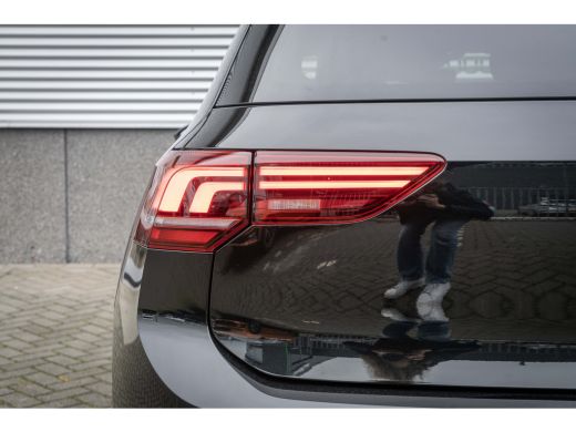 Volkswagen Golf Volkswagen Life Edition Inclusief €2000,- inruilvoordeel | | 'App-Connect' draadloze smartphone i... ActivLease financial lease