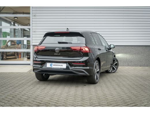 Volkswagen Golf Volkswagen Life Edition Inclusief €2000,- inruilvoordeel | | 'App-Connect' draadloze smartphone i... ActivLease financial lease