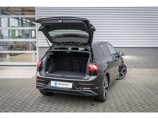 Volkswagen Golf Volkswagen Life Edition Inclusief €2000,- inruilvoordeel | | 'App-Connect' draadloze smartphone i... ActivLease financial lease
