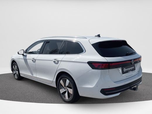 Volkswagen Passat Variant 1.5 eTSI Business | 150Pk | Trekhaak | Ergo Massage  | ACC | Navi | Clima | Pdc | ActivLease financial lease