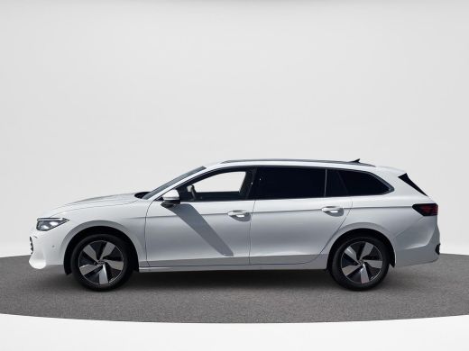 Volkswagen Passat Variant 1.5 eTSI Business | 150Pk | Trekhaak | Ergo Massage  | ACC | Navi | Clima | Pdc | ActivLease financial lease