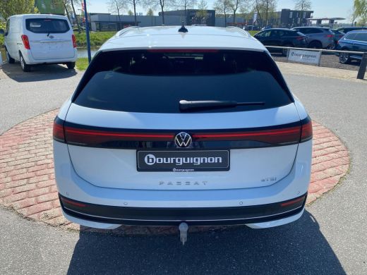 Volkswagen Passat Variant 1.5 eTSI Business | 150Pk | Trekhaak | Ergo Massage  | ACC | Navi | Clima | Pdc | ActivLease financial lease