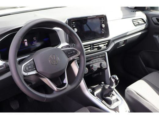 Volkswagen T-Roc 1.0 TSI Life Edition | Cruise Control | Achteruitrijcamera | AppleCarplay/Android Auto | ActivLease financial lease