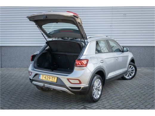 Volkswagen T-Roc 1.5 TSI 150 pk DSG Style | Trekhaak | Assistentiepakket | 17 inch| ActivLease financial lease