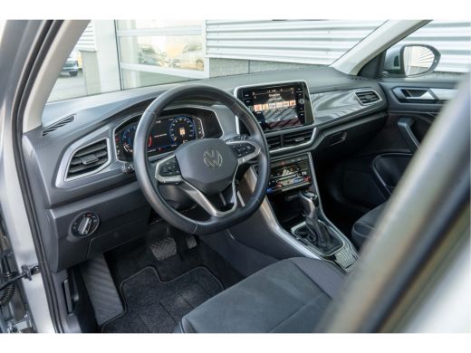 Volkswagen T-Roc 1.5 TSI 150 pk DSG Style | Trekhaak | Assistentiepakket | 17 inch| ActivLease financial lease
