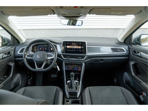 Volkswagen T-Roc 1.5 TSI 150 pk DSG Style | Trekhaak | Assistentiepakket | 17 inch| ActivLease financial lease
