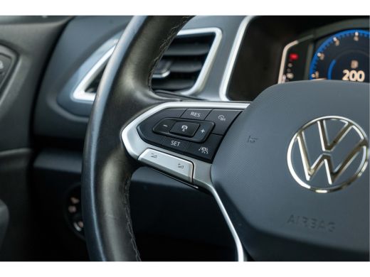 Volkswagen T-Roc 1.5 TSI 150 pk DSG Style | Trekhaak | Assistentiepakket | 17 inch| ActivLease financial lease