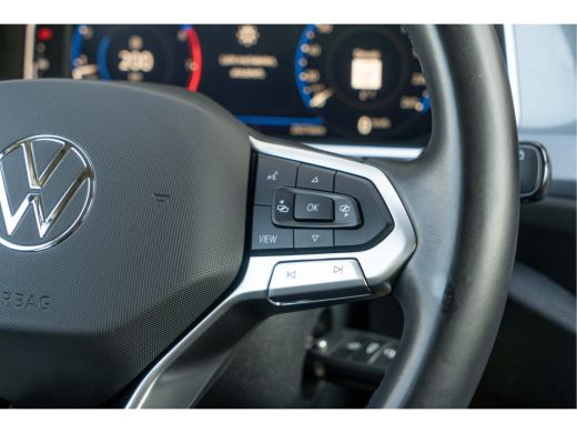 Volkswagen T-Roc 1.5 TSI 150 pk DSG Style | Trekhaak | Assistentiepakket | 17 inch| ActivLease financial lease