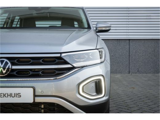 Volkswagen T-Roc 1.5 TSI 150 pk DSG Style | Trekhaak | Assistentiepakket | 17 inch| ActivLease financial lease