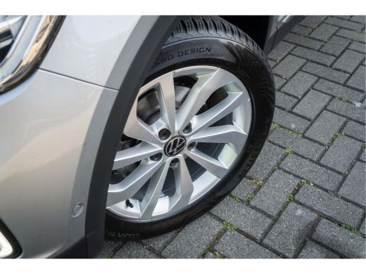 Volkswagen T-Roc 1.5 TSI 150 pk DSG Style | Trekhaak | Assistentiepakket | 17 inch| ActivLease financial lease