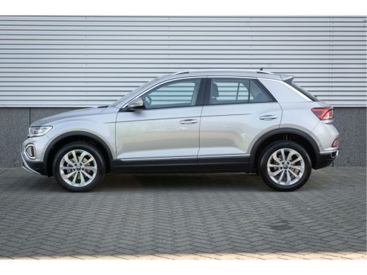 Volkswagen T-Roc 1.5 TSI 150 pk DSG Style | Trekhaak | Assistentiepakket | 17 inch| ActivLease financial lease