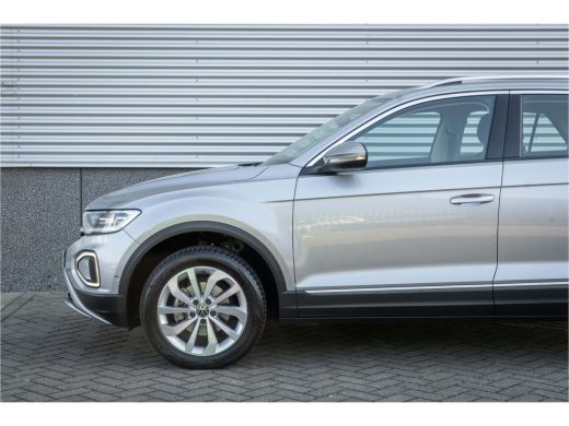 Volkswagen T-Roc 1.5 TSI 150 pk DSG Style | Trekhaak | Assistentiepakket | 17 inch| ActivLease financial lease