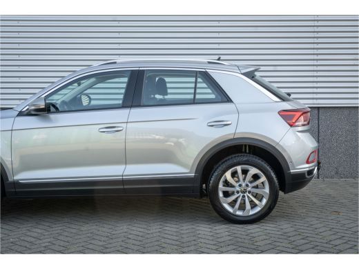 Volkswagen T-Roc 1.5 TSI 150 pk DSG Style | Trekhaak | Assistentiepakket | 17 inch| ActivLease financial lease