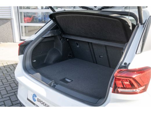 Volkswagen T-Roc 1.5 TSI 150PK DSG R-Line Blackstyle | Camera| Alarm | 18 inch| ActivLease financial lease