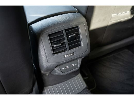 Volkswagen T-Roc 1.5 TSI 150PK DSG R-Line Blackstyle | Camera| Alarm | 18 inch| ActivLease financial lease
