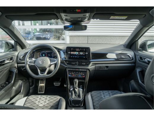 Volkswagen T-Roc 1.5 TSI 150PK DSG R-Line Blackstyle | Camera| Alarm | 18 inch| ActivLease financial lease