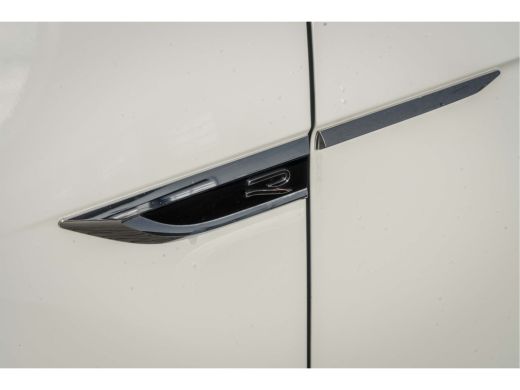 Volkswagen T-Roc 1.5 TSI 150PK DSG R-Line Blackstyle | Camera| Alarm | 18 inch| ActivLease financial lease