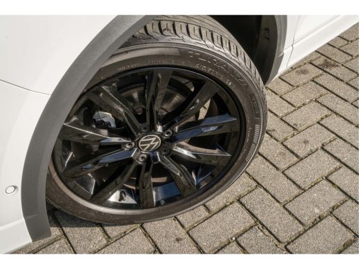 Volkswagen T-Roc 1.5 TSI 150PK DSG R-Line Blackstyle | Camera| Alarm | 18 inch| ActivLease financial lease