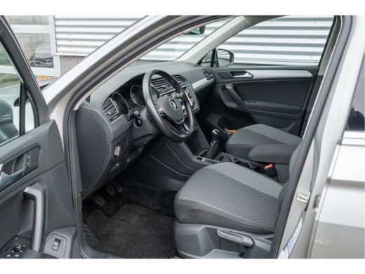 Volkswagen Tiguan 1.5 TSI Comfortline Business | Achteruitrijcamera | Elektrisch bedienbare achterklep met sensorst... ActivLease financial lease