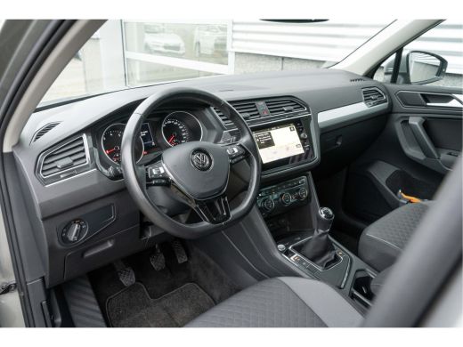 Volkswagen Tiguan 1.5 TSI Comfortline Business | Achteruitrijcamera | Elektrisch bedienbare achterklep met sensorst... ActivLease financial lease