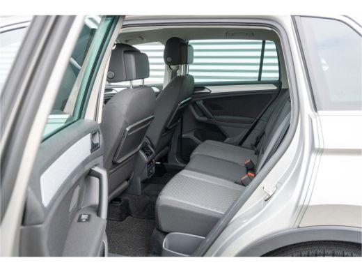 Volkswagen Tiguan 1.5 TSI Comfortline Business | Achteruitrijcamera | Elektrisch bedienbare achterklep met sensorst... ActivLease financial lease