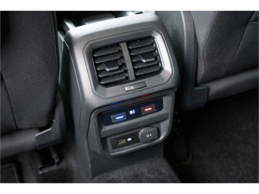 Volkswagen Tiguan 1.5 TSI Comfortline Business | Achteruitrijcamera | Elektrisch bedienbare achterklep met sensorst... ActivLease financial lease