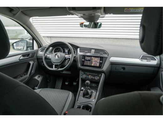 Volkswagen Tiguan 1.5 TSI Comfortline Business | Achteruitrijcamera | Elektrisch bedienbare achterklep met sensorst... ActivLease financial lease