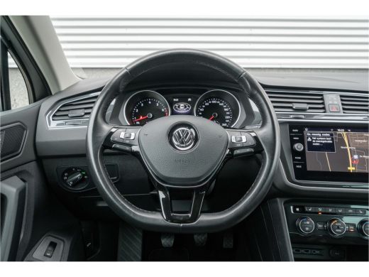 Volkswagen Tiguan 1.5 TSI Comfortline Business | Achteruitrijcamera | Elektrisch bedienbare achterklep met sensorst... ActivLease financial lease