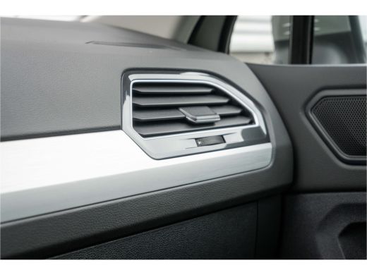 Volkswagen Tiguan 1.5 TSI Comfortline Business | Achteruitrijcamera | Elektrisch bedienbare achterklep met sensorst... ActivLease financial lease