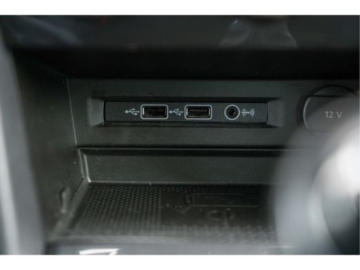 Volkswagen Tiguan 1.5 TSI Comfortline Business | Achteruitrijcamera | Elektrisch bedienbare achterklep met sensorst... ActivLease financial lease