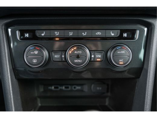 Volkswagen Tiguan 1.5 TSI Comfortline Business | Achteruitrijcamera | Elektrisch bedienbare achterklep met sensorst... ActivLease financial lease