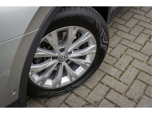 Volkswagen Tiguan 1.5 TSI Comfortline Business | Achteruitrijcamera | Elektrisch bedienbare achterklep met sensorst... ActivLease financial lease
