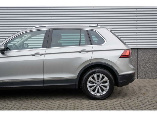 Volkswagen Tiguan 1.5 TSI Comfortline Business | Achteruitrijcamera | Elektrisch bedienbare achterklep met sensorst... ActivLease financial lease
