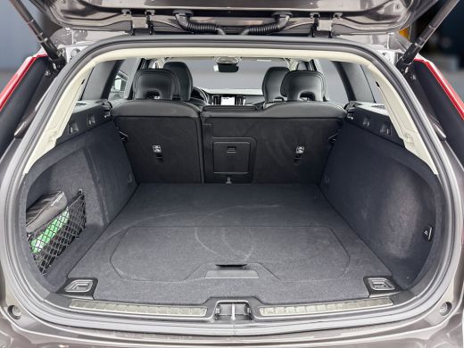 Volvo  V60 T6 Recharge AWD Plus Bright | 19" | Trekhaak | Elektrisch verst. stoelen | Adaptieve cruise | BLI... ActivLease financial lease