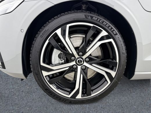 Volvo  V60 T6 Recharge AWD Ultra Dark | 19" | Bowers & Wilkins | Nappa leder | Massage stoelen | 360 Camera ... ActivLease financial lease