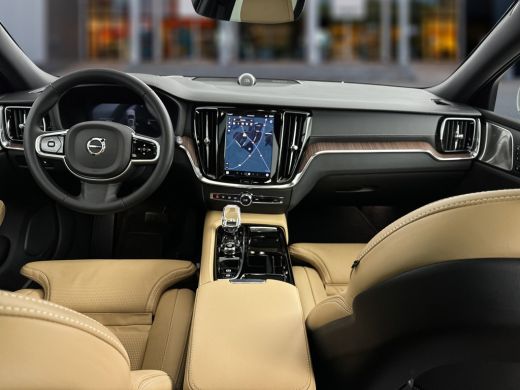 Volvo  V60 T6 Recharge AWD Ultra Dark | 19" | Bowers & Wilkins | Nappa leder | Massage stoelen | 360 Camera ... ActivLease financial lease