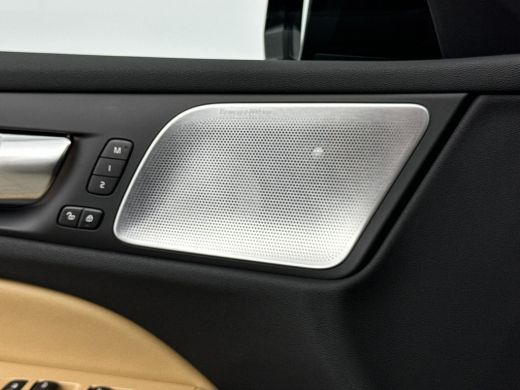 Volvo  V60 T8 Recharge AWD Ultra Dark | 19" | Nappa leder | Massagestoelen | Bowers & Wilkins | 360 Camera |... ActivLease financial lease