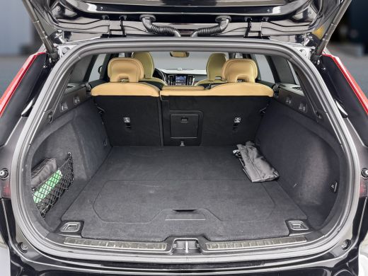 Volvo  V60 T8 Recharge AWD Ultra Dark | 19" | Nappa leder | Massagestoelen | Bowers & Wilkins | 360 Camera |... ActivLease financial lease