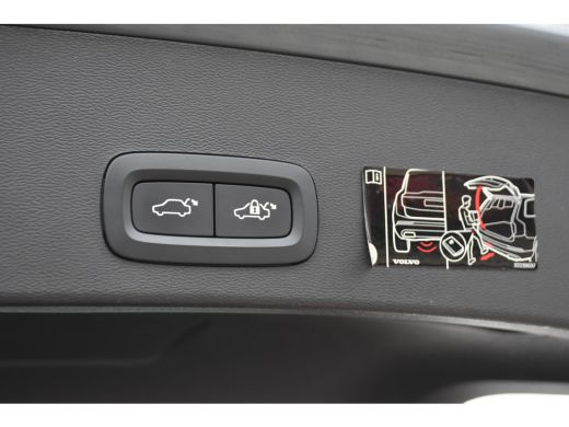 Volvo  XC40 Volvo T4 Recharge R-Design | Intellisafe | LageKM! | ThunderGrey | VolvoSelekt! ActivLease financial lease