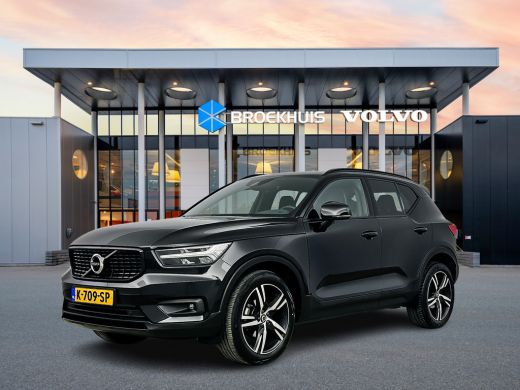 Volvo XC40 T2 A/T R-Design | 19" | Adaptieve cruise | BLIS | Stoel/stuurverwarming | Parkeercamera | Leder/N... Volvo XC40 T2 A/T R-Design | 19" | Adaptieve cruise | BLIS | Stoel/stuurverwarming | Parkeercamera | Leder/N...
