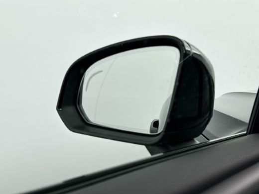 Volvo  XC40 T2 A/T R-Design | 19" | Adaptieve cruise | BLIS | Stoel/stuurverwarming | Parkeercamera | Leder/N... ActivLease financial lease